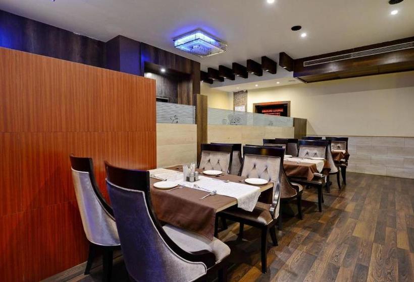 ホテル The Floret