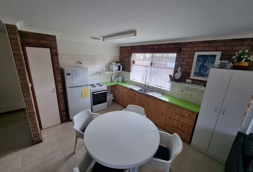 Ocean Beach Chalet 16