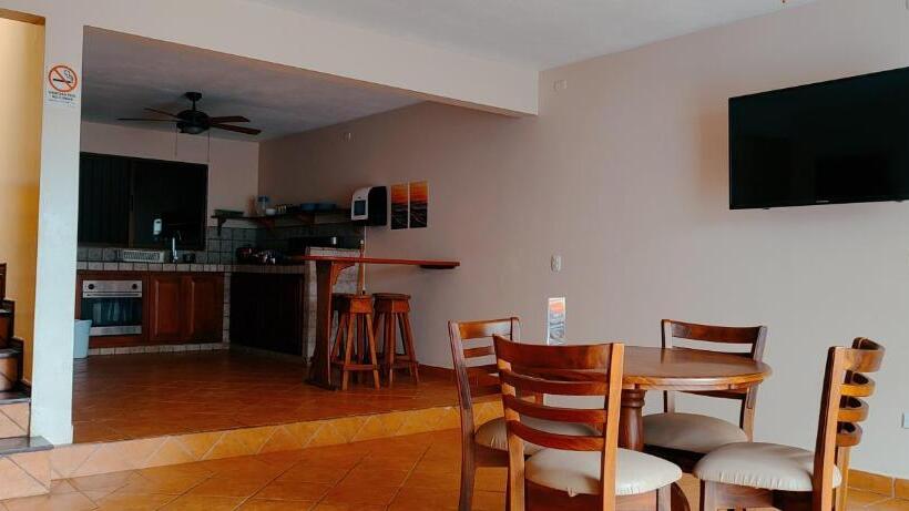 Apartotel Villa Alta Tamarindo