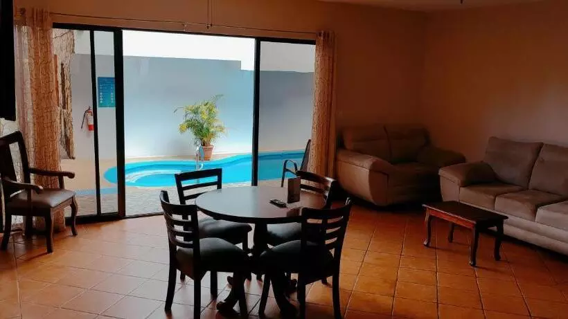 Apartotel Villa Alta Tamarindo
