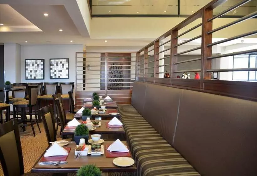 هتل Indaba Lodge Gaborone