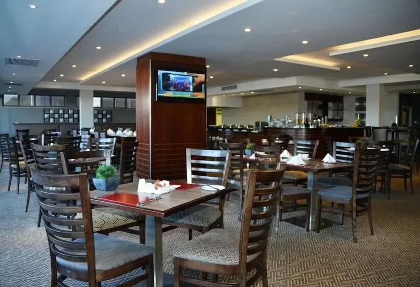 هتل Indaba Lodge Gaborone