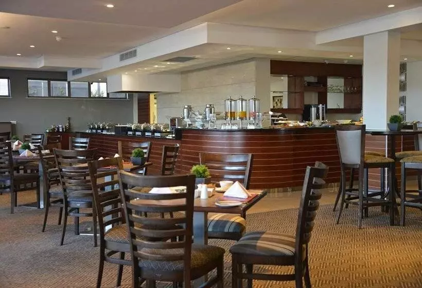 هتل Indaba Lodge Gaborone