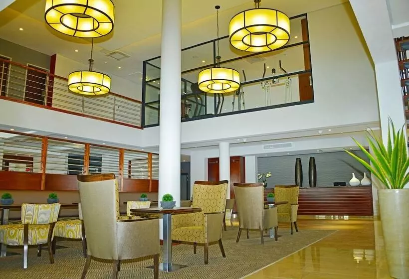 هتل Indaba Lodge Gaborone