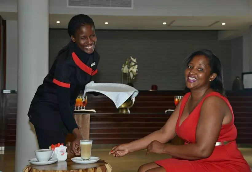 هتل Indaba Lodge Gaborone