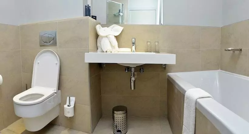 هتل Indaba Lodge Gaborone