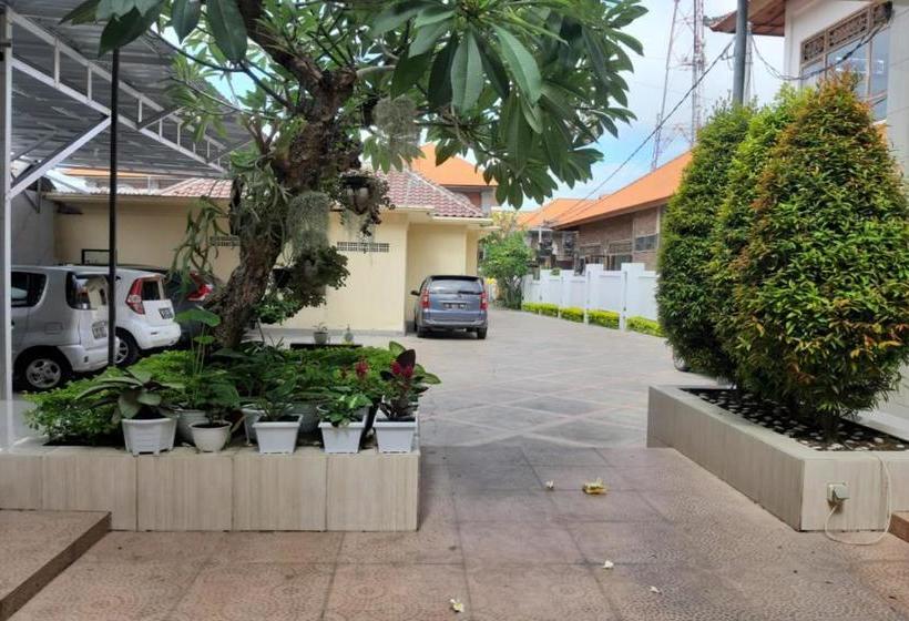 בית מלון כפרי Oyo 90058 Pondok Seruni