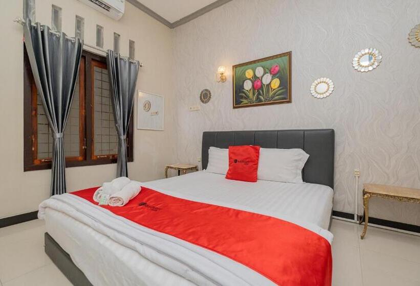 Hotel Reddoorz Near Kampung Inggris Pare