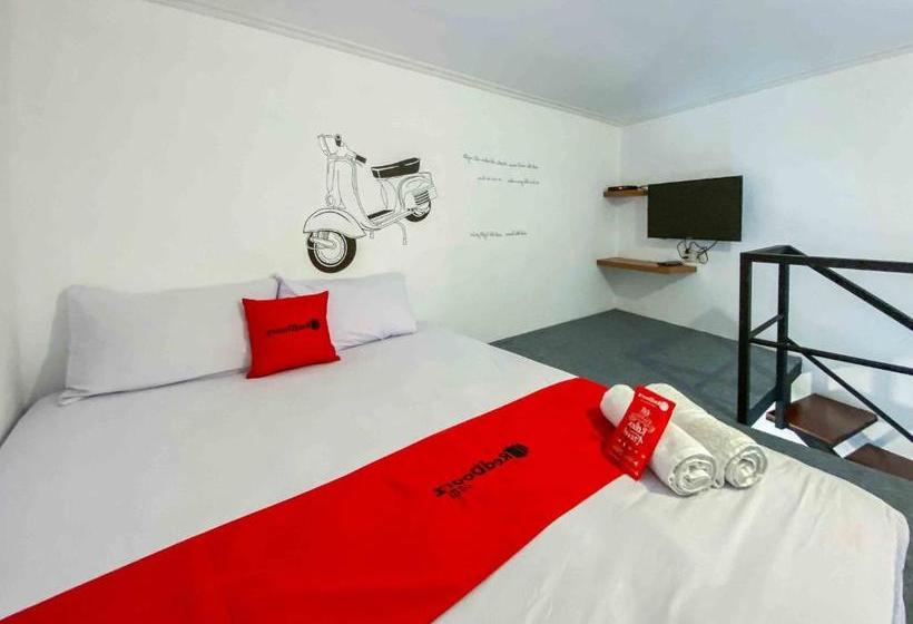 בית מלון כפרי Reddoorz Syariah @ Jalan Saxophone Malang