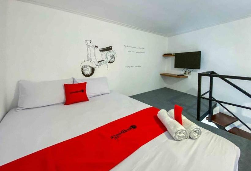 בית מלון כפרי Reddoorz Syariah @ Jalan Saxophone Malang