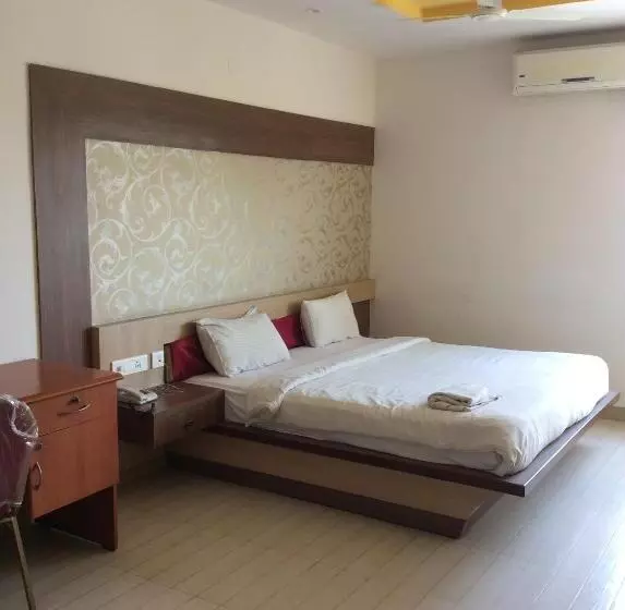 Hotelli Sri Vaari Residency