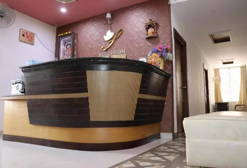 Hotelli Sri Vaari Residency