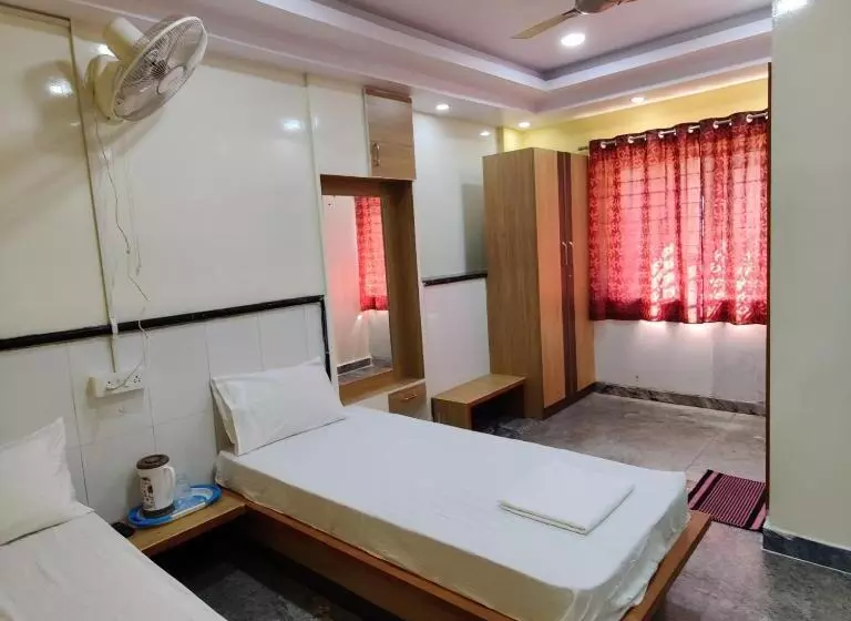 Hotelli Sri Vaari Residency