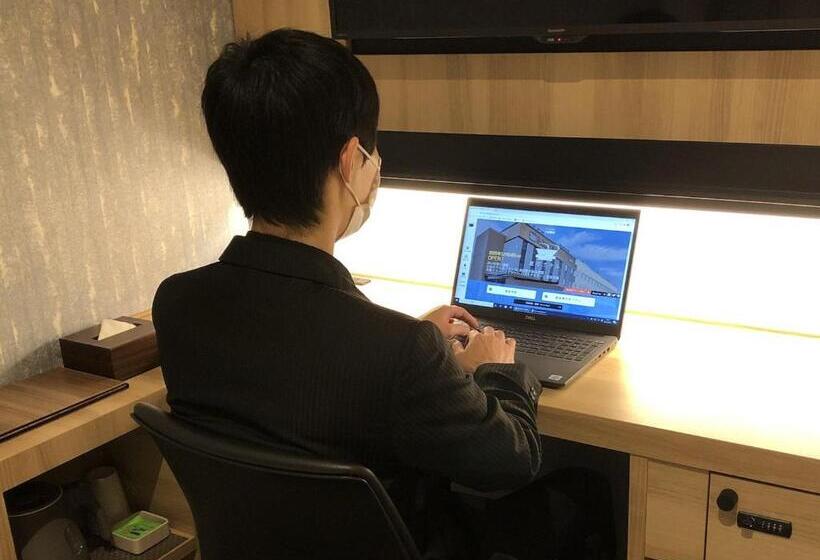 Henn Na Hotel Komatsu Ekimae