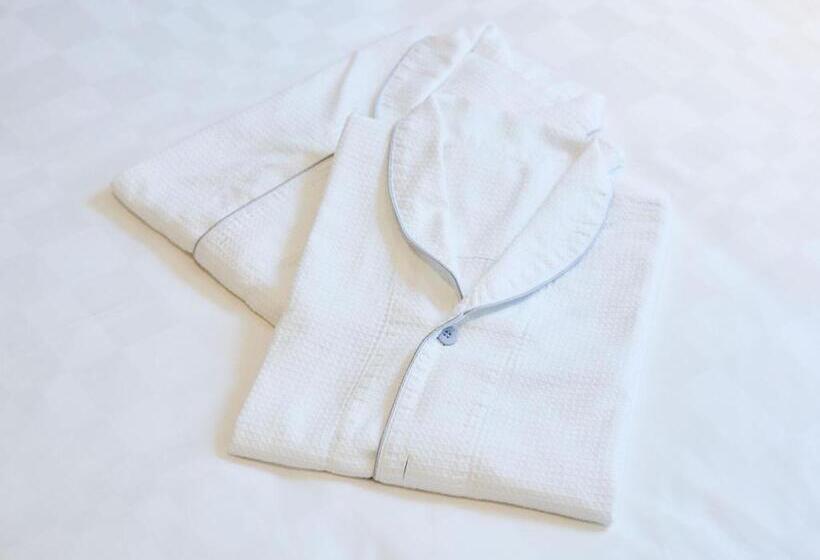 Henn Na Hotel Komatsu Ekimae