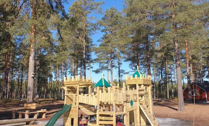 Hostel And Vandrarhem Lupin Naturcamping Lagom