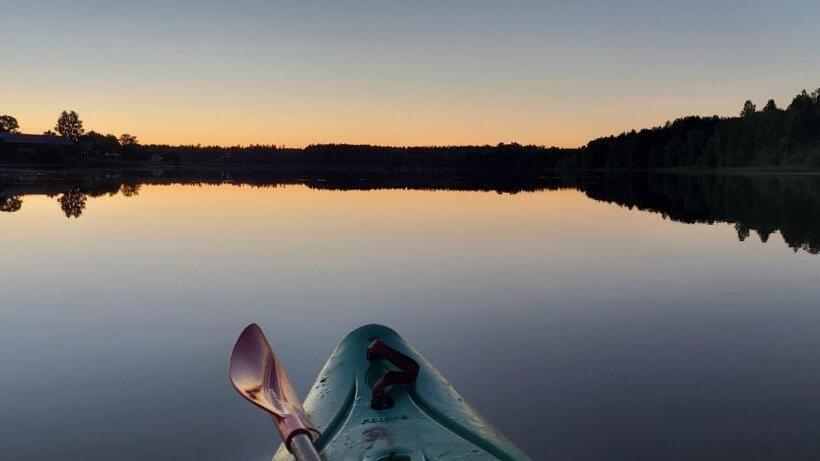 Hostel And Vandrarhem Lupin Naturcamping Lagom
