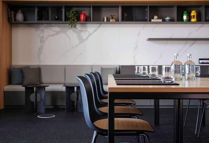 Adina Apartment Hotel Cologne