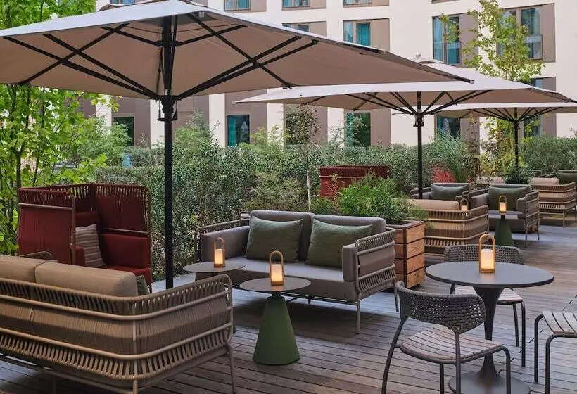 Adina Apartment Hotel Cologne