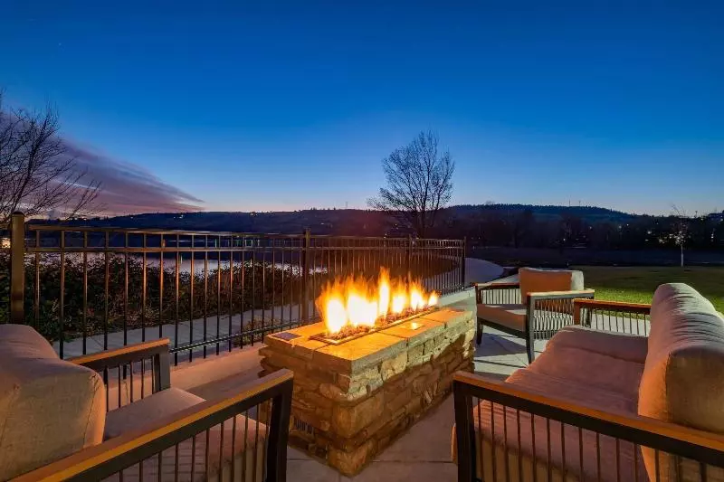 Hotelli Fairfield Inn & Suites By Marriott Klamath Falls