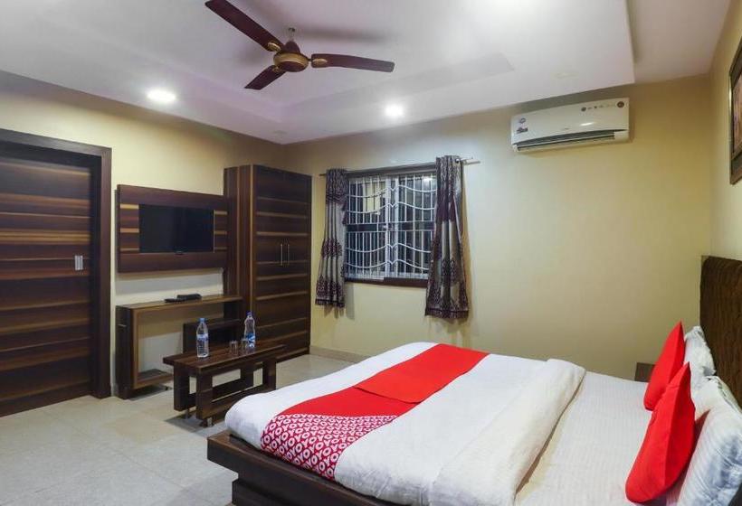 Отель Oyo 74639 Aman Palace