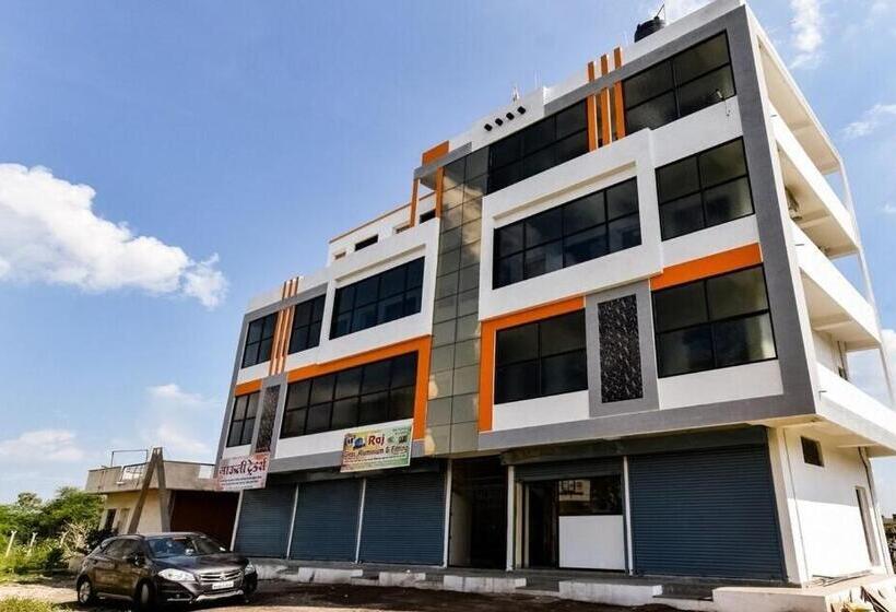 Отель Oyo 75434  Everest Inn