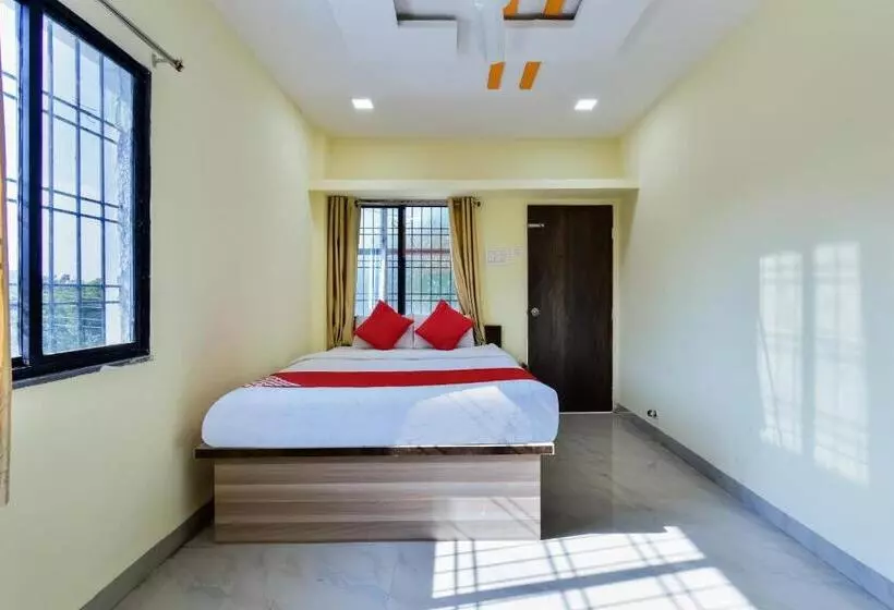 Hotelli Oyo 75434  Everest Inn
