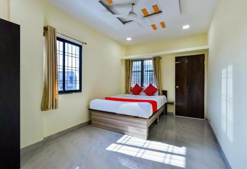 Hotelli Oyo 75434  Everest Inn