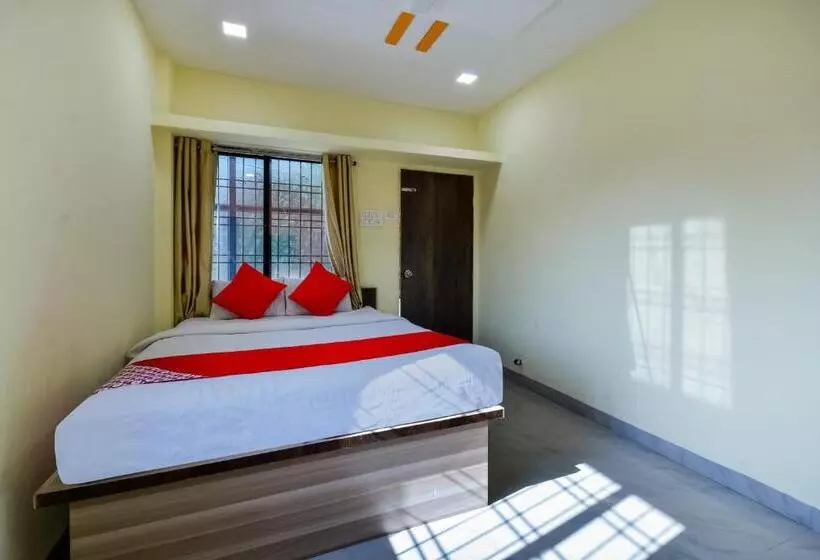 Hotelli Oyo 75434  Everest Inn