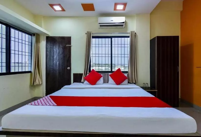 Hotelli Oyo 75434  Everest Inn