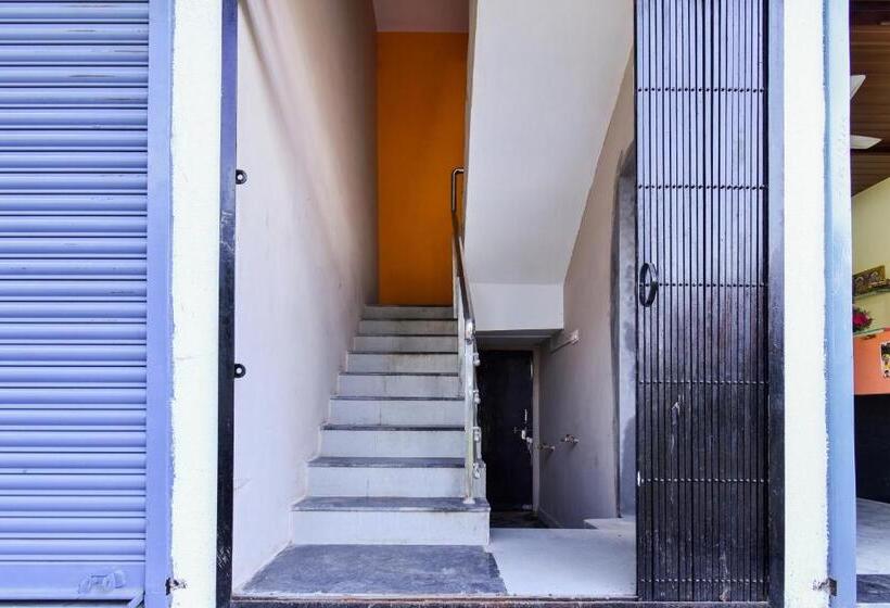 Отель Oyo 75434  Everest Inn