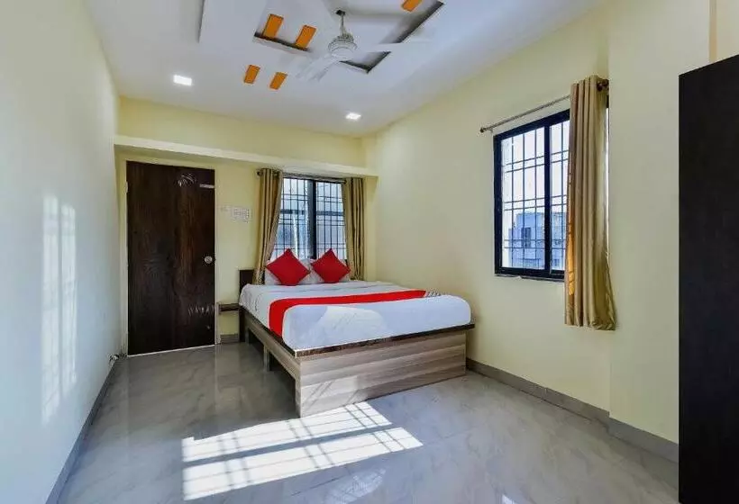 Hotelli Oyo 75434  Everest Inn