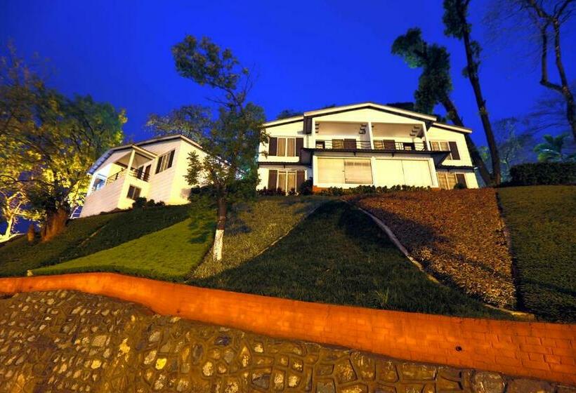 בית מלון כפרי Spring Valley Resort