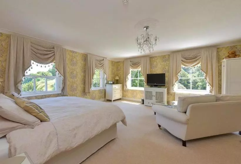 Kateshill House Bed & Breakfast