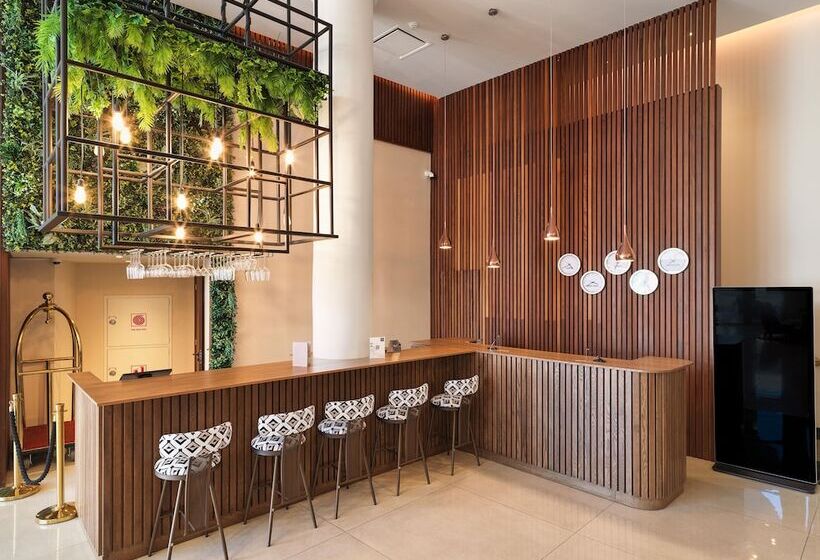 Leonardo Boutique Hotel Larnaca