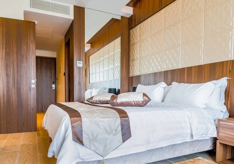 Leonardo Boutique Hotel Larnaca