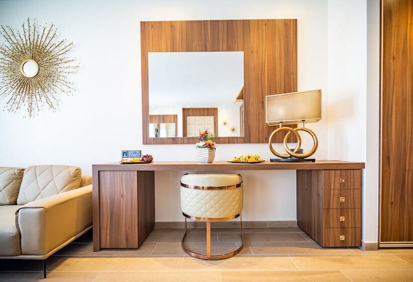 Leonardo Boutique Hotel Larnaca