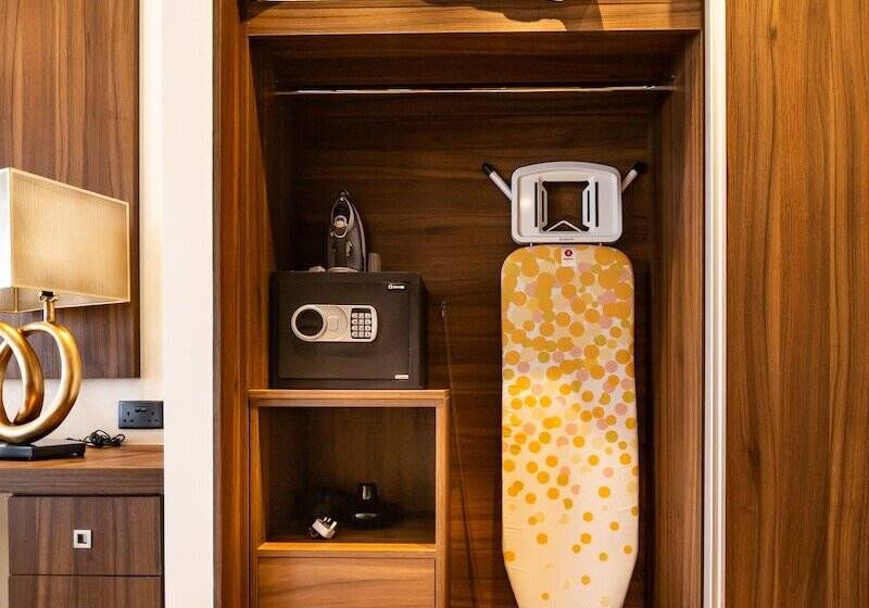 Leonardo Boutique Hotel Larnaca