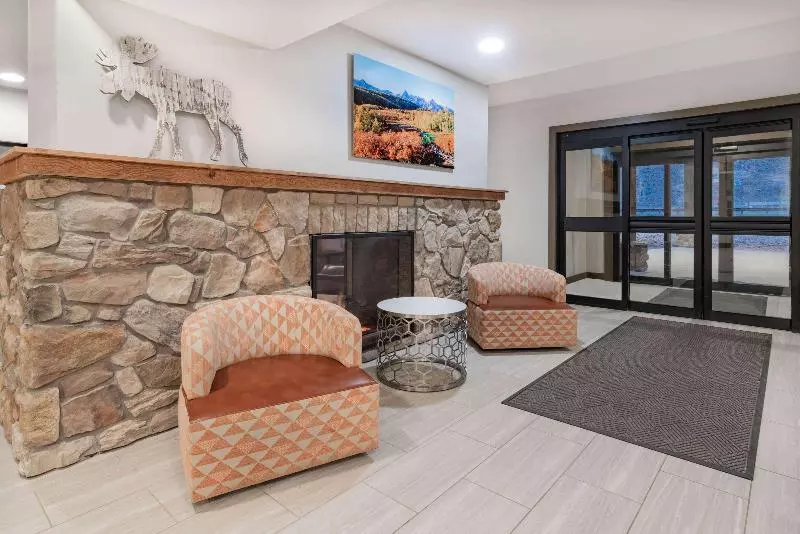 Microtel Inn & Suites By Wyndham Georgetown Lake