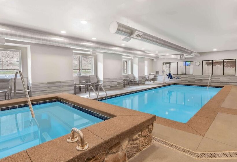 Microtel Inn & Suites By Wyndham Georgetown Lake