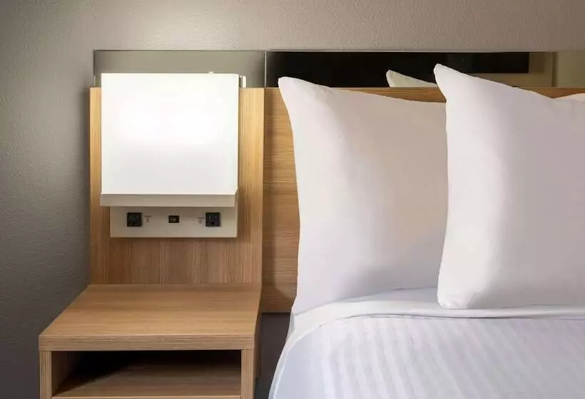 Microtel Inn & Suites By Wyndham Georgetown Lake