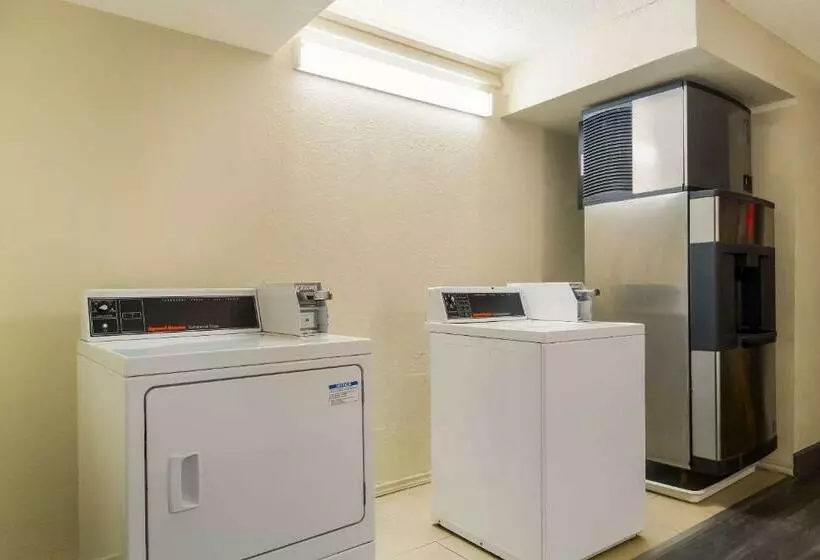 ホテル Clarion Pointe Lake Jackson Clute