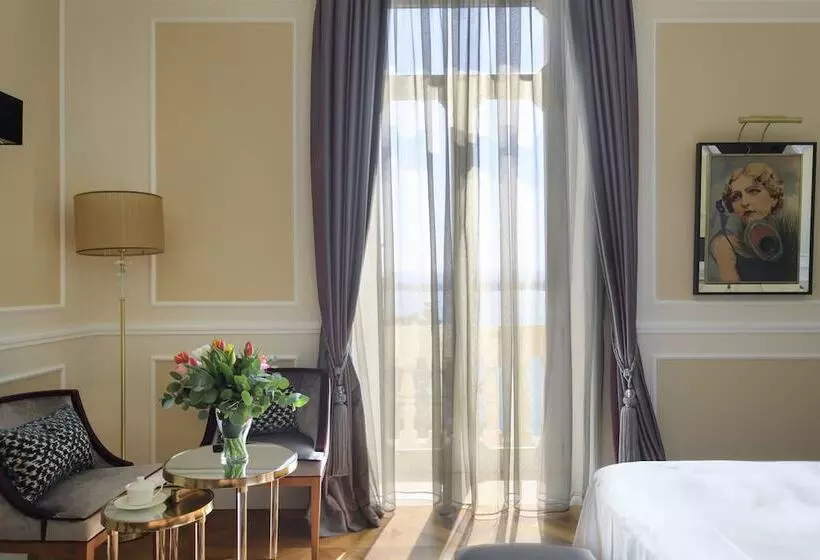 Grand Hotel Des Etrangers