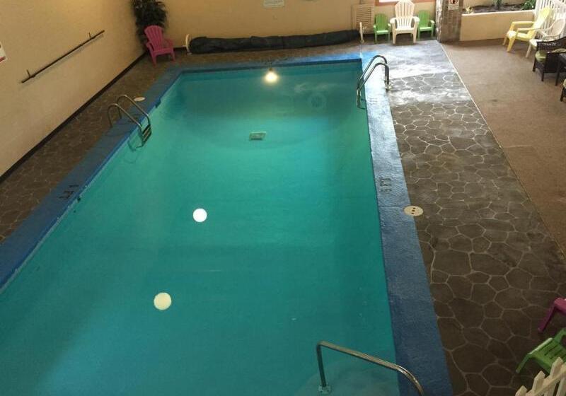 فندق Knights Inn And Suites   Grand Forks