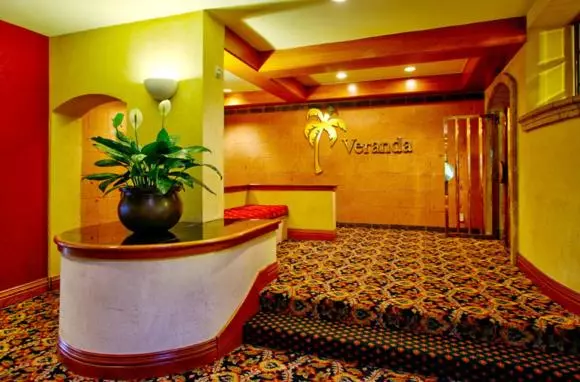 Mcm Eleganté Hotel & Conference Center