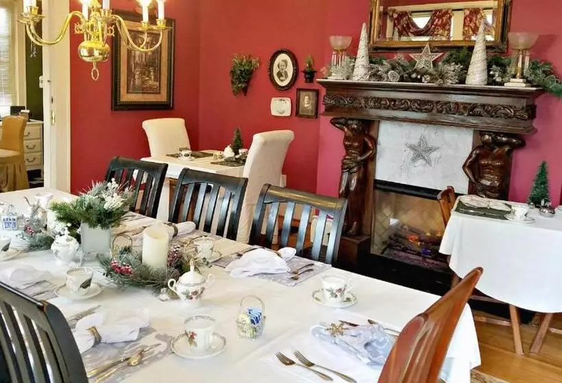 هتل Pettigru Place Bed & Breakfast