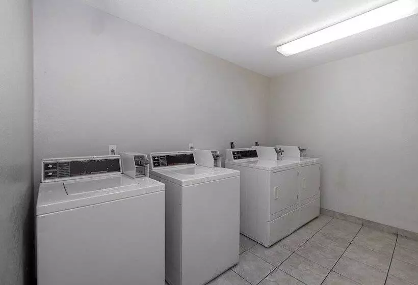 فندق Red Roof Inn & Suites Pensacola Nas Corry