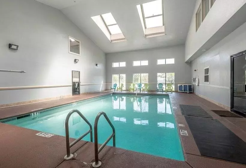 فندق Red Roof Inn & Suites Pensacola Nas Corry