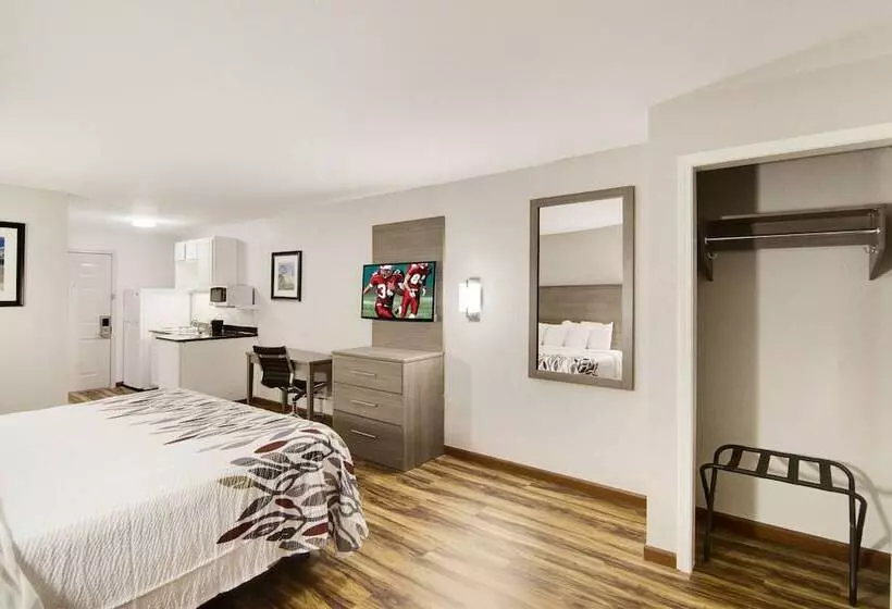 فندق Red Roof Inn & Suites Pensacola Nas Corry