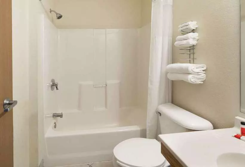 Отель Super 8 By Wyndham Fountain